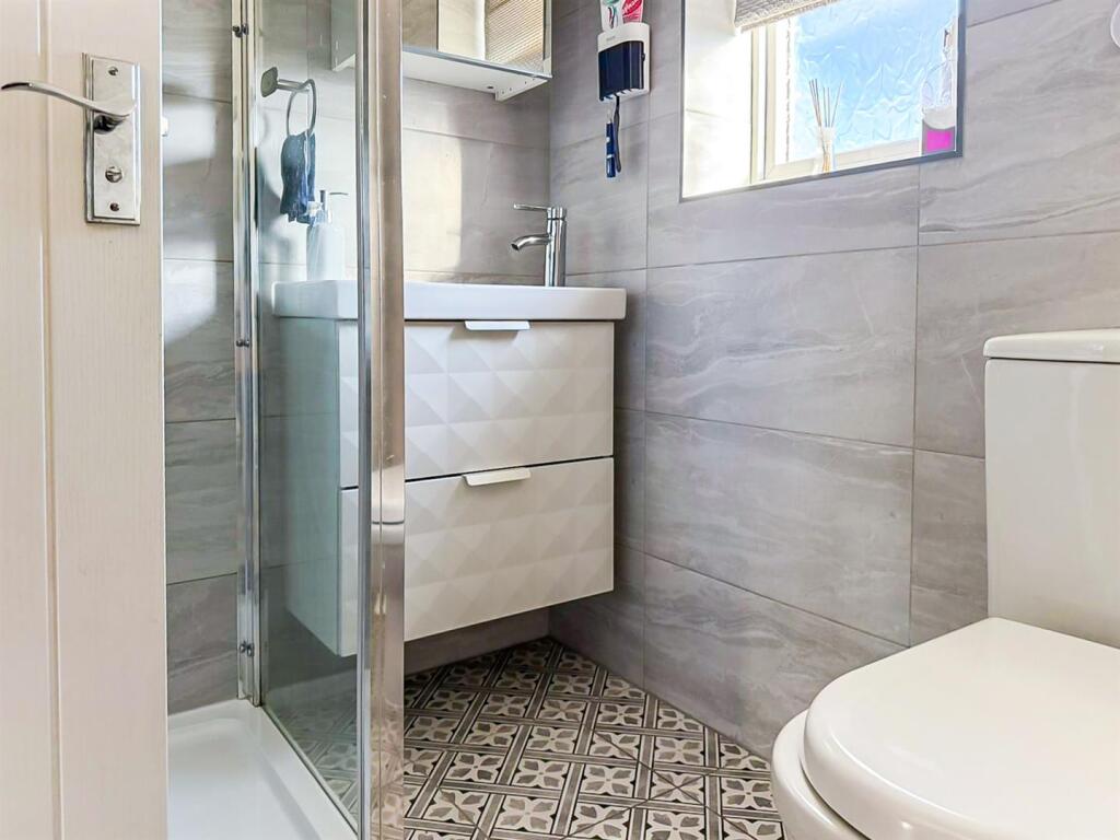 Family Shower Room