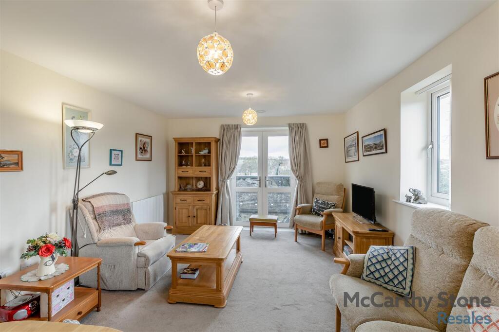 8637742-interior13.jpg