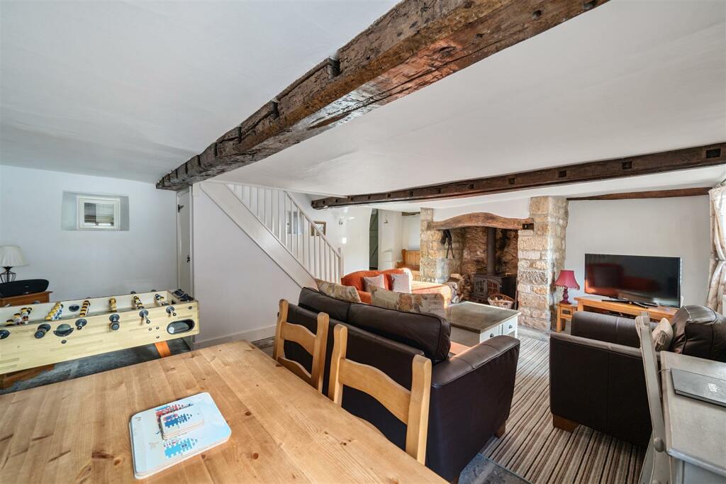 Dining/sitting ropom