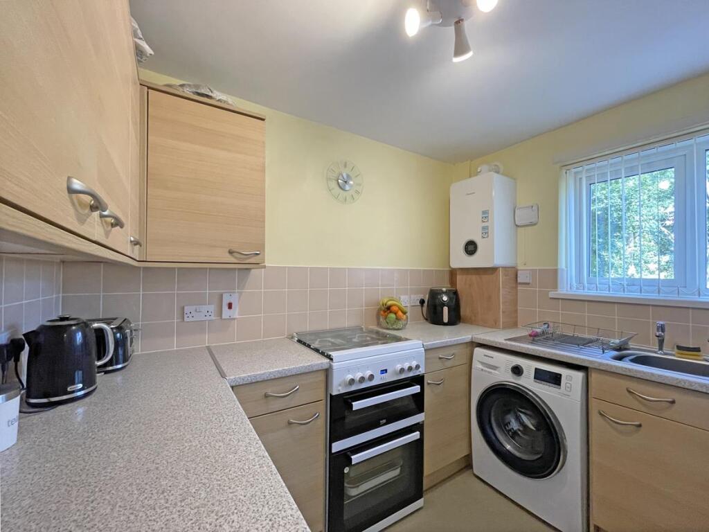 Congreve Gardens 7a Kitchen.jpg