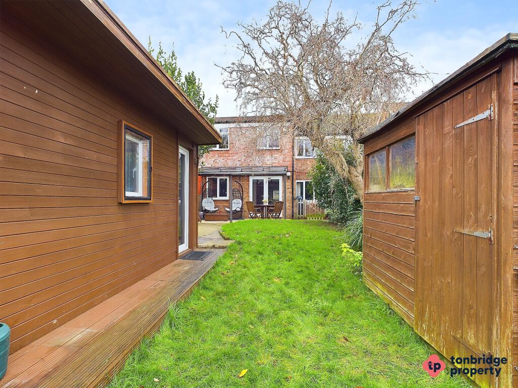 CAM03742G0-PR0016-STILL005