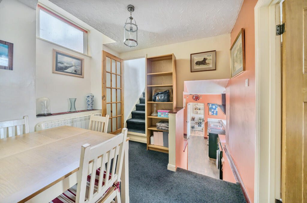 1326394-9-6878dab...