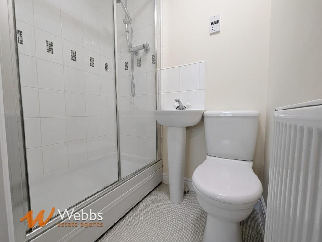 Second Floor Ensuite.jpg