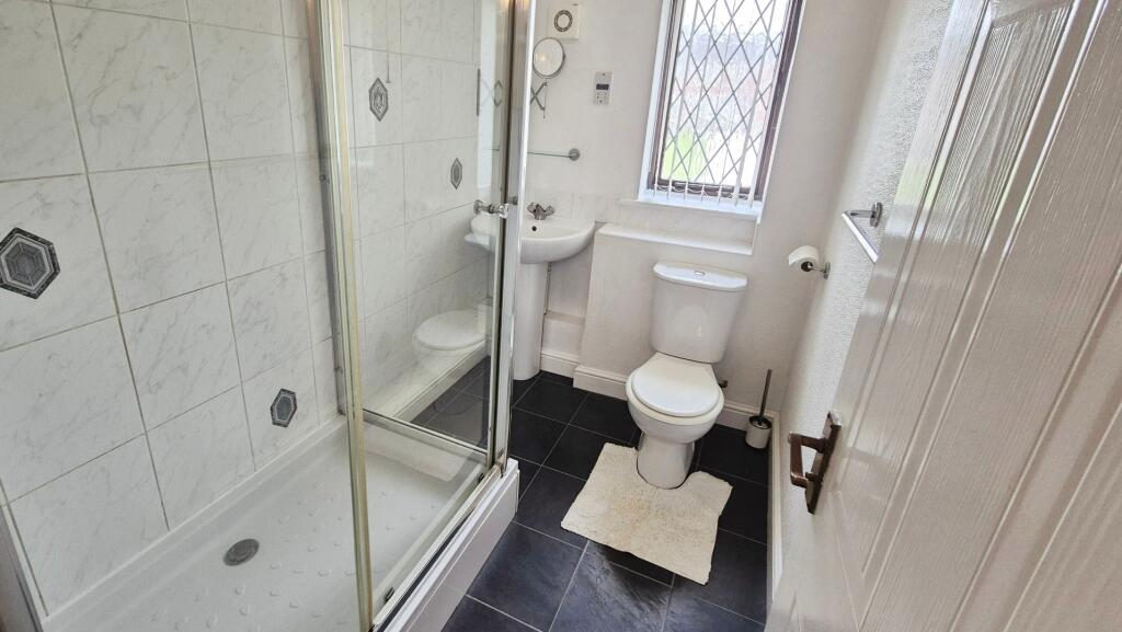 pbox-bathroom-346370.jpg