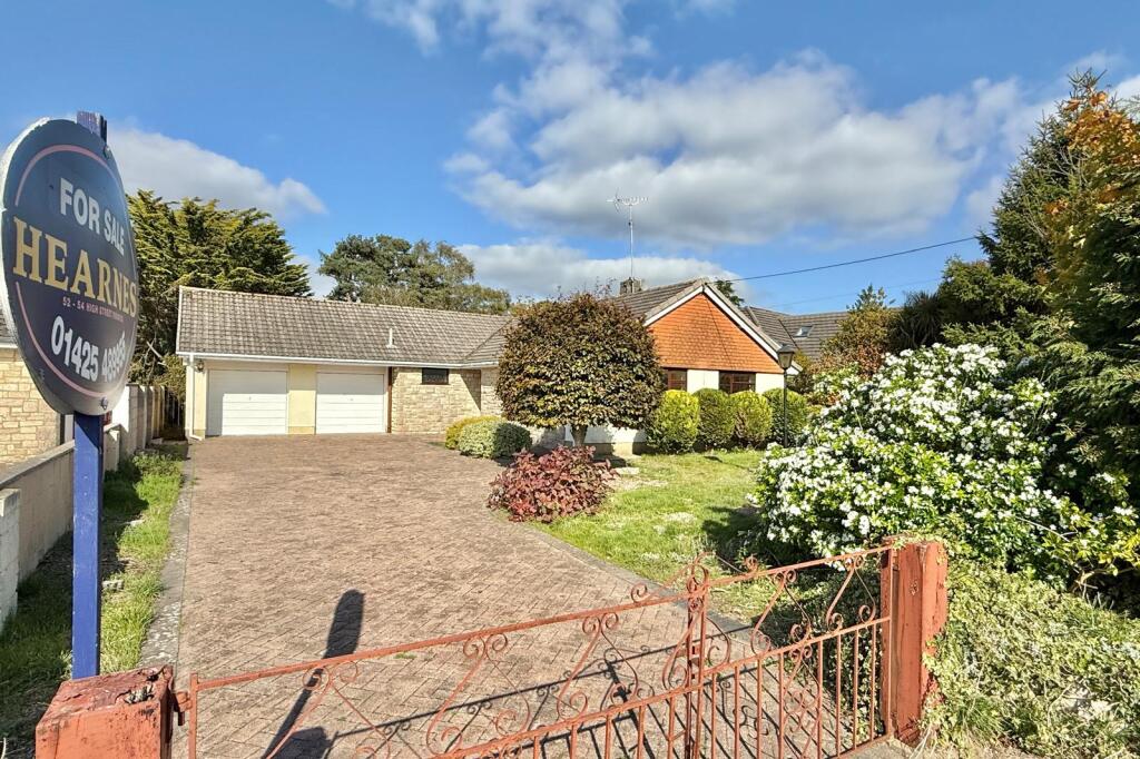 3 bedroom detached bungalow