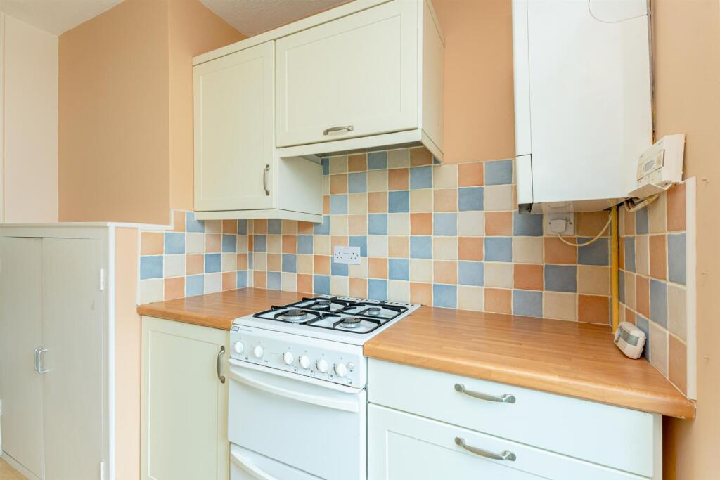 kitchen 2.jpg