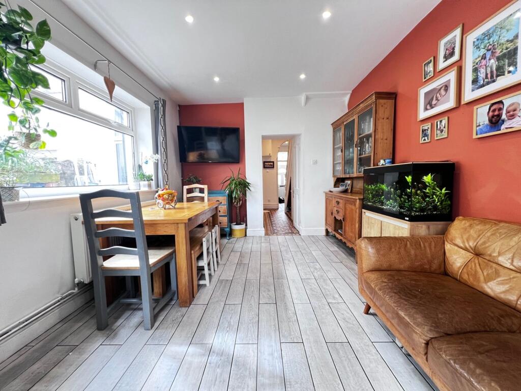 Kitchen Family Room
