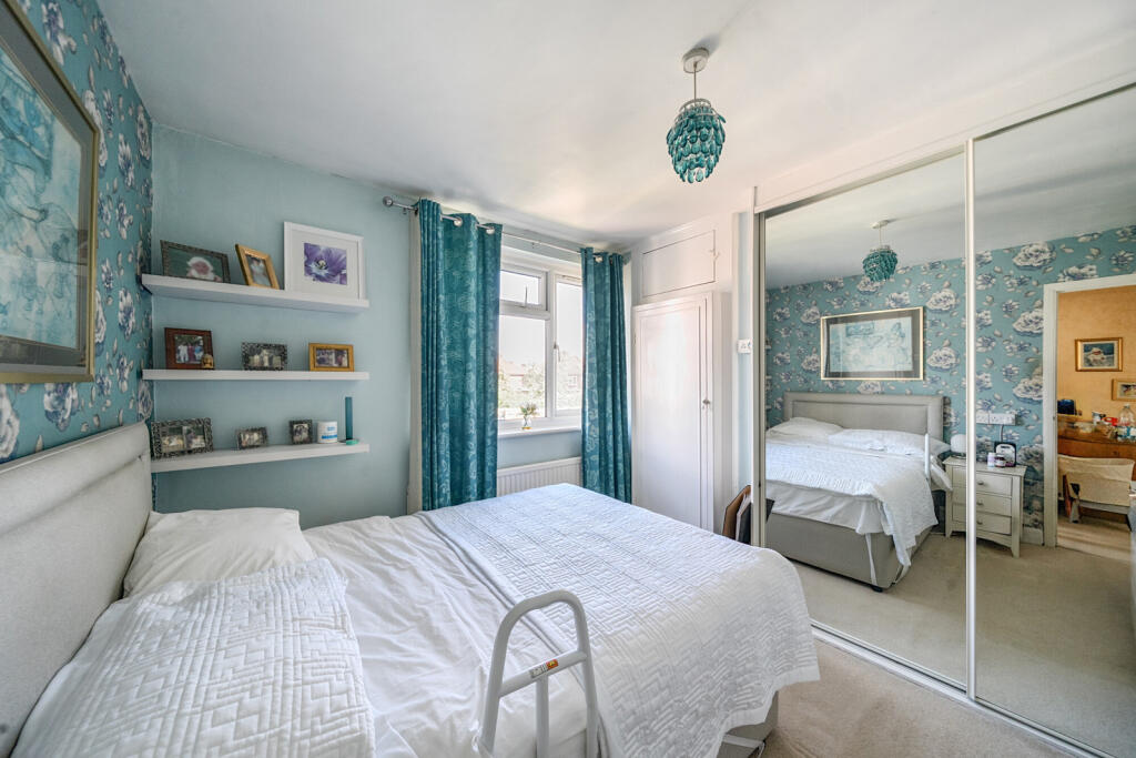 1347988-15-68b980...