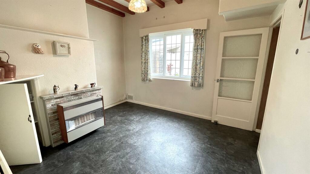BREAKFAST/ MORNING ROOM