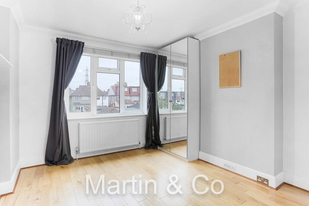 1552118070 - 33 T...