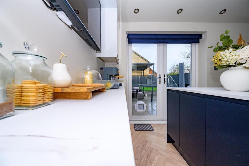 Kitchen/ Breakfast Room