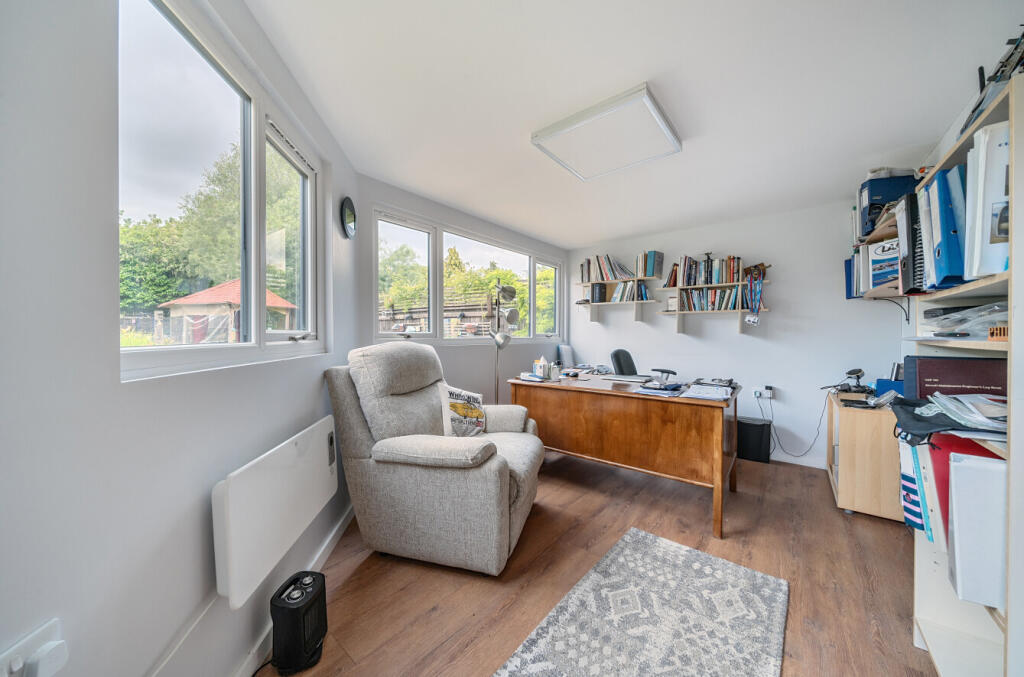 1304671-9-68407f4...