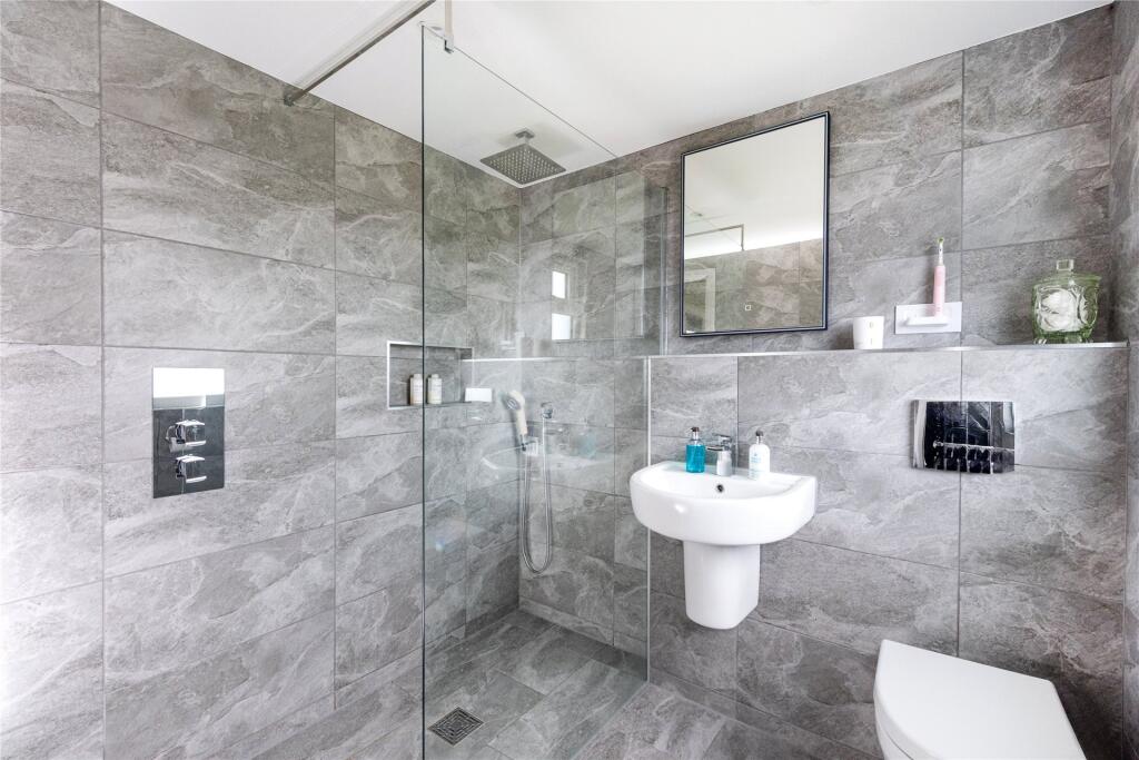 En Suite Shower Room
