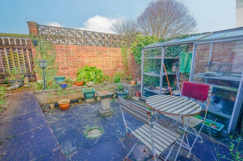 REAR COURTYARD GARDEN