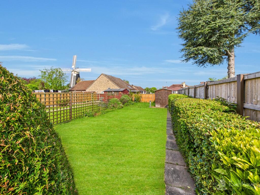 Garden- Mark Stephens EweMove Newmarket and Soham 