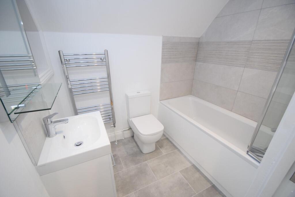 Beauchamp Court bath.JPG