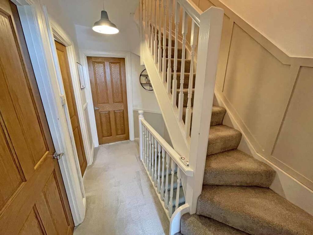 Old Laira Road 331 - Landing...jpg