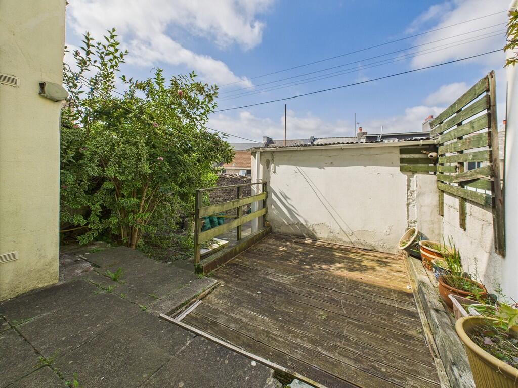 CAM03974G0-PR0194...