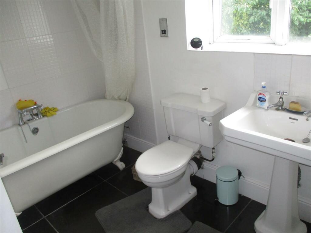 Bathroom.JPG
