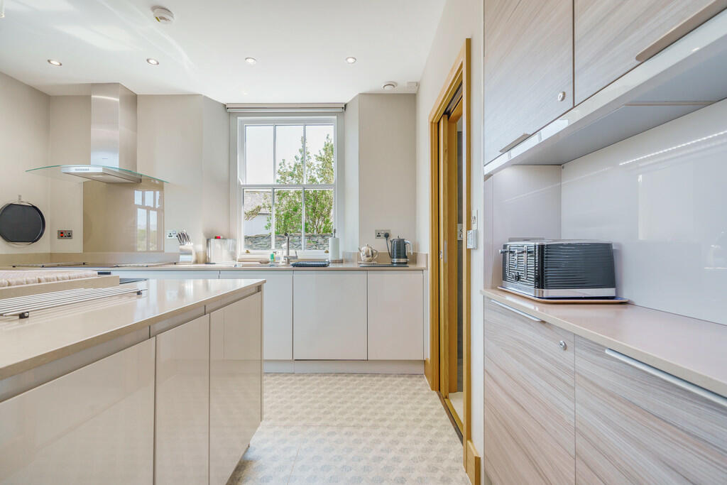 Kitchen/ Dining R...