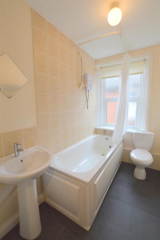 37 Meldon Terrace Bathroom.jpg