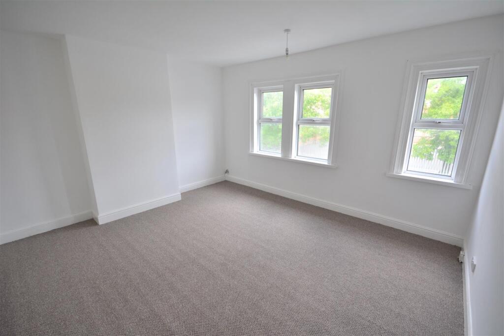 Bedroom 2.JPG