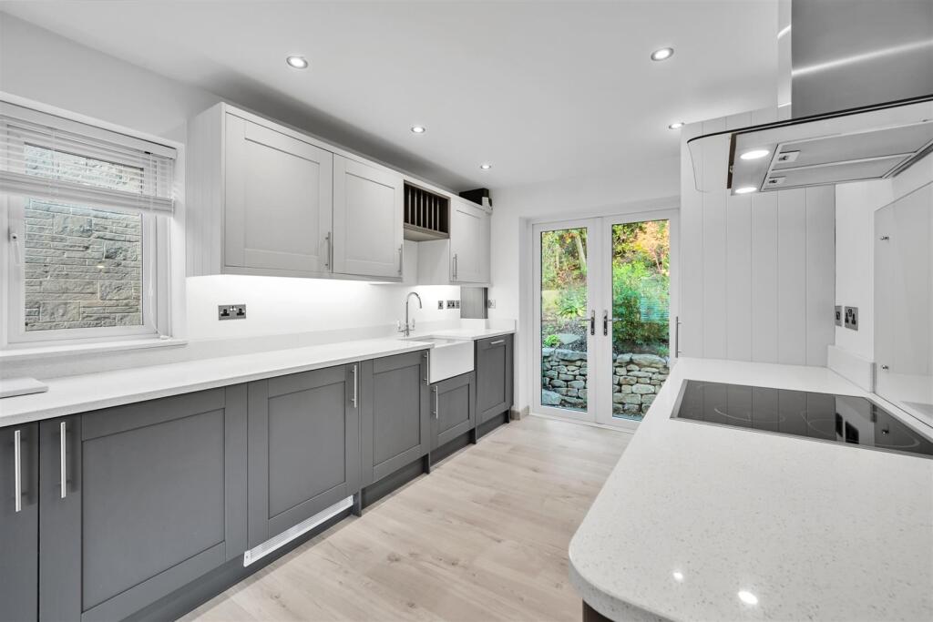 Saxton Mee  14 Castle Mount Crescent 0043.jpg