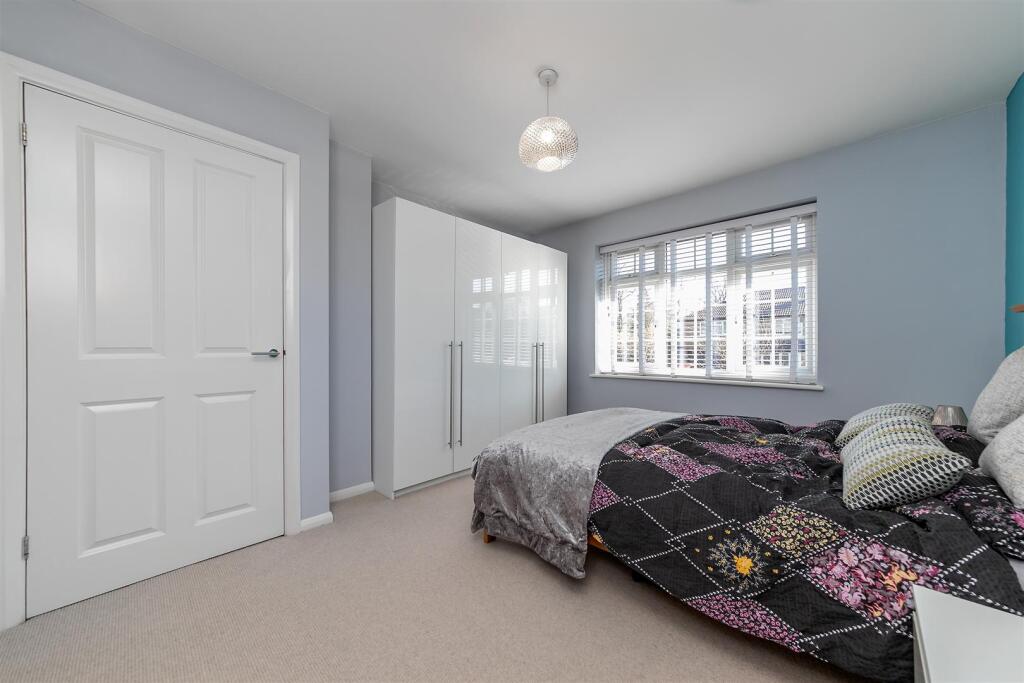 15BlackthornClose-48.jpg