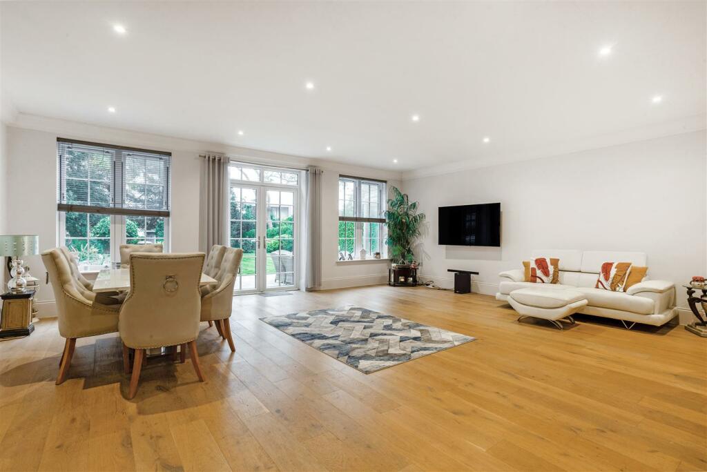 81830_4A-Bingham-Avenue-Poole (6).jpg