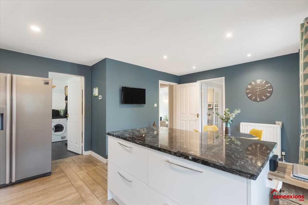 Kitchen Area (3)
