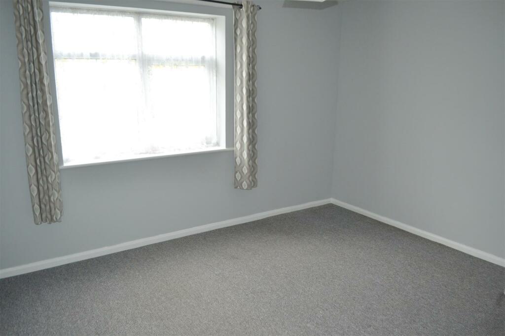 Bed10.JPG