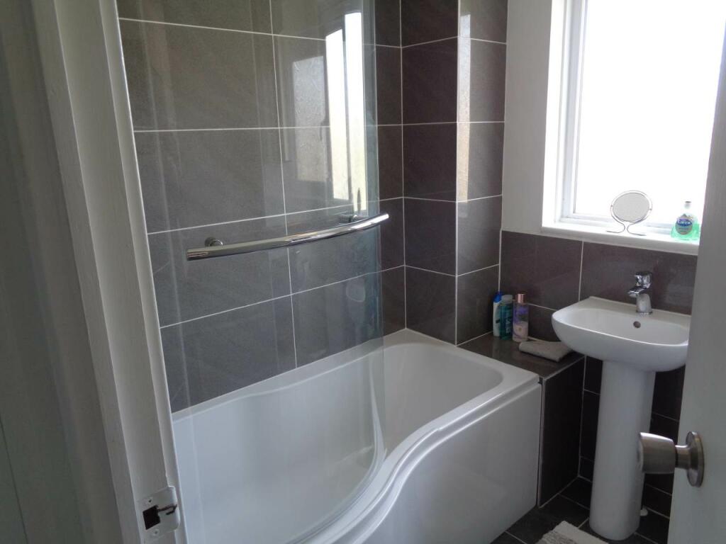 Stonefield 34 Bathro