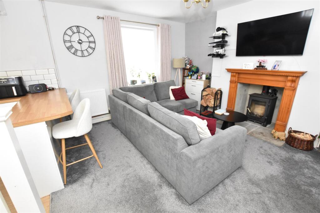LIVING KITCHEN AREA