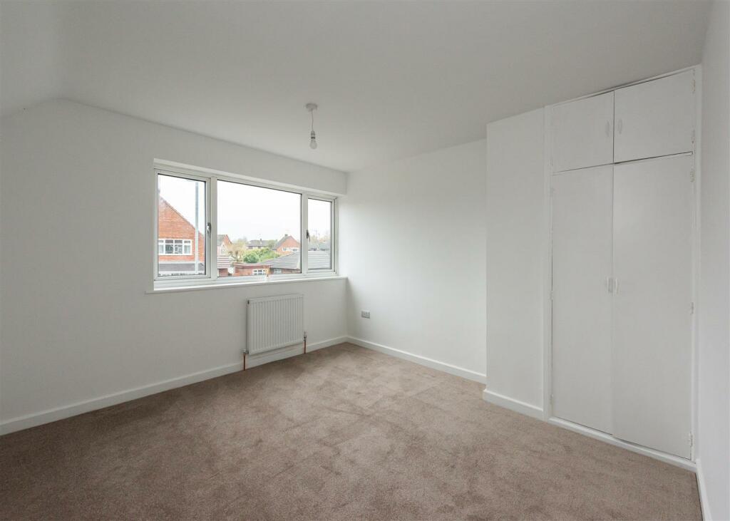 30 Sandringham Road-Bedroom 1.jpg