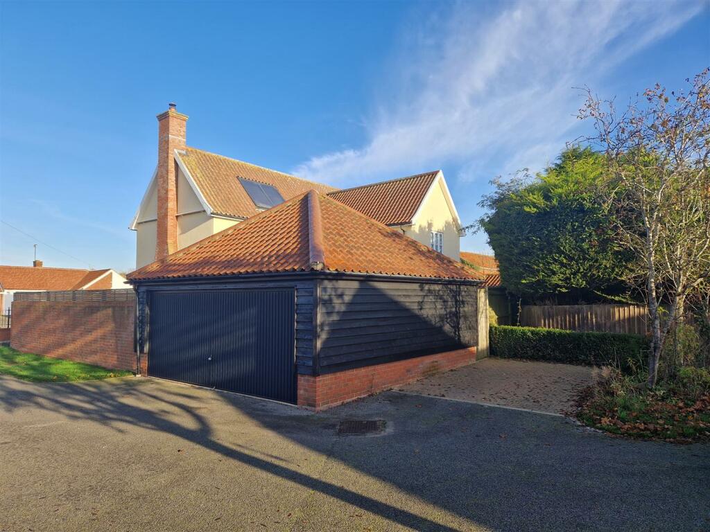 Double Garage &amp; Parking