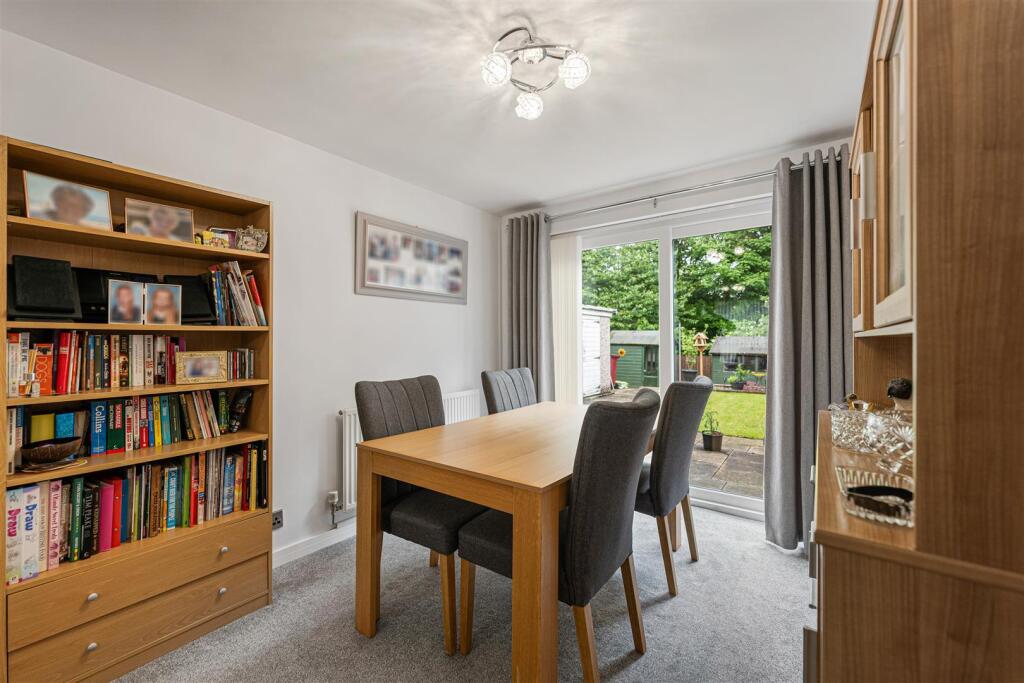 7 Woodview Close-09.jpg