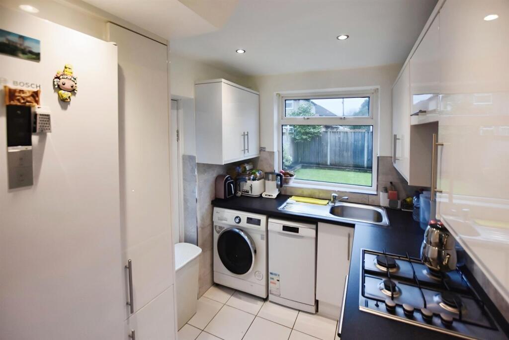 22c57219-379 20kitchen 20- 201K 20JPEG.jpg