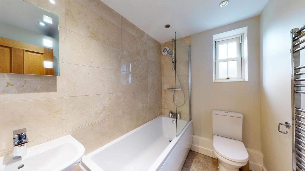 Betton Street 2 Bathroom.jpg