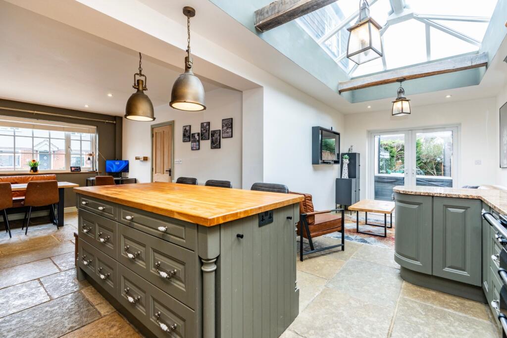 Stunning multifunctional  family kitchen 