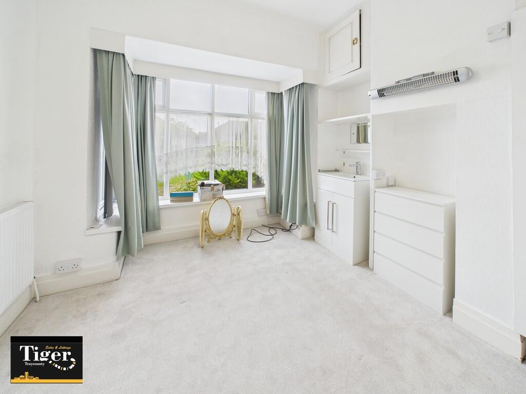 CAM02176G0-PR0724...