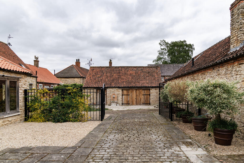 282759 - Ginmill Barn 102.jpg