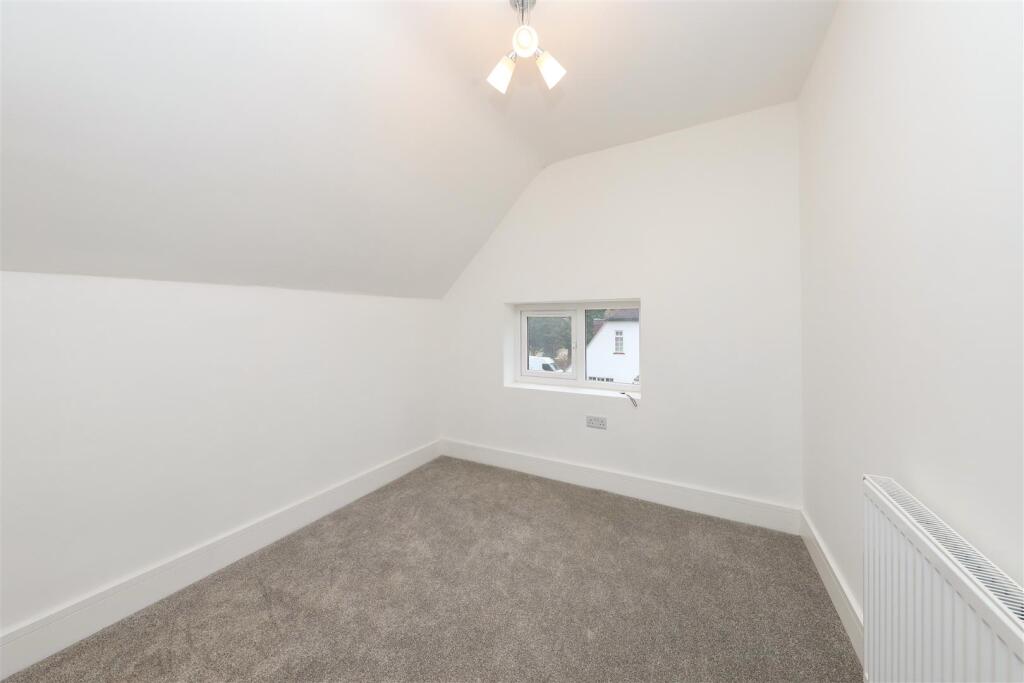 20 Warren Road (1) copy.jpg