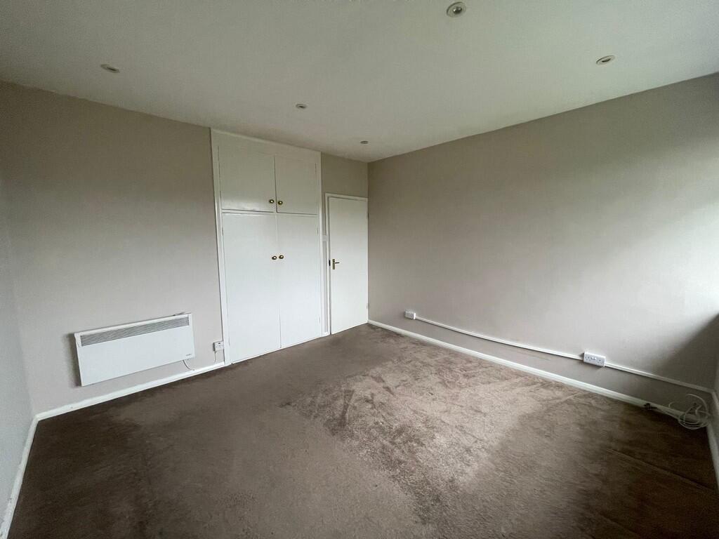 IMG-20251003-WA00...