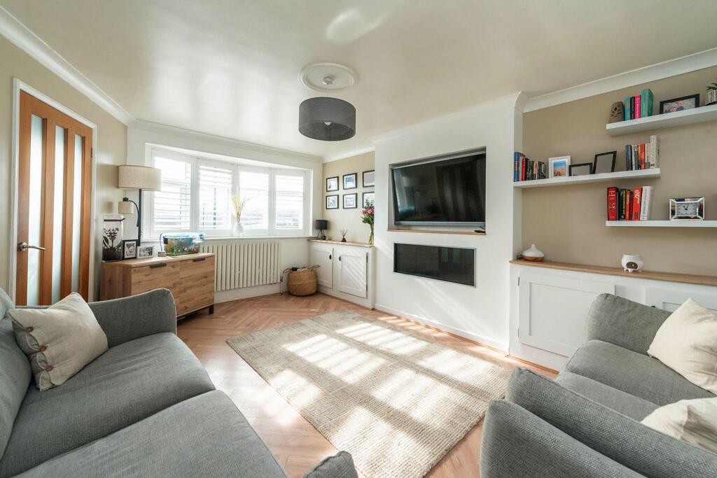 KITCHEN DINER AND LOUNGE