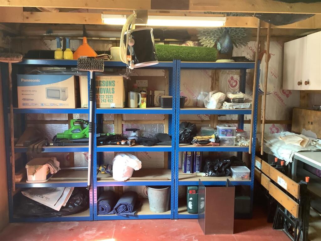 garage1.jpg