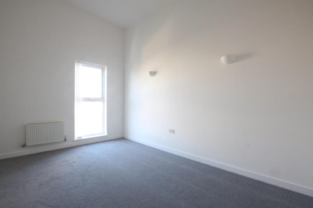 Main bedroom.JPG