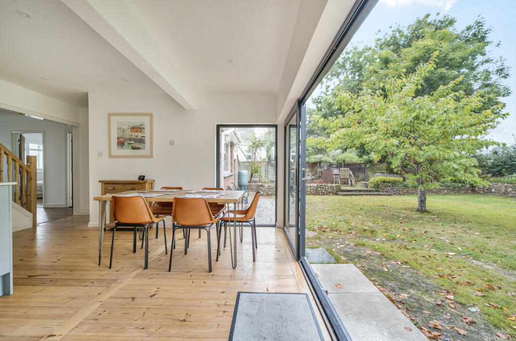 1347052-4-68b8459...