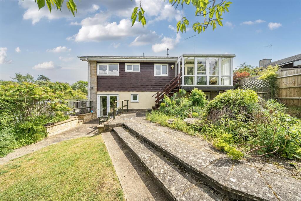 2 Pigeon Hill, Tiffield