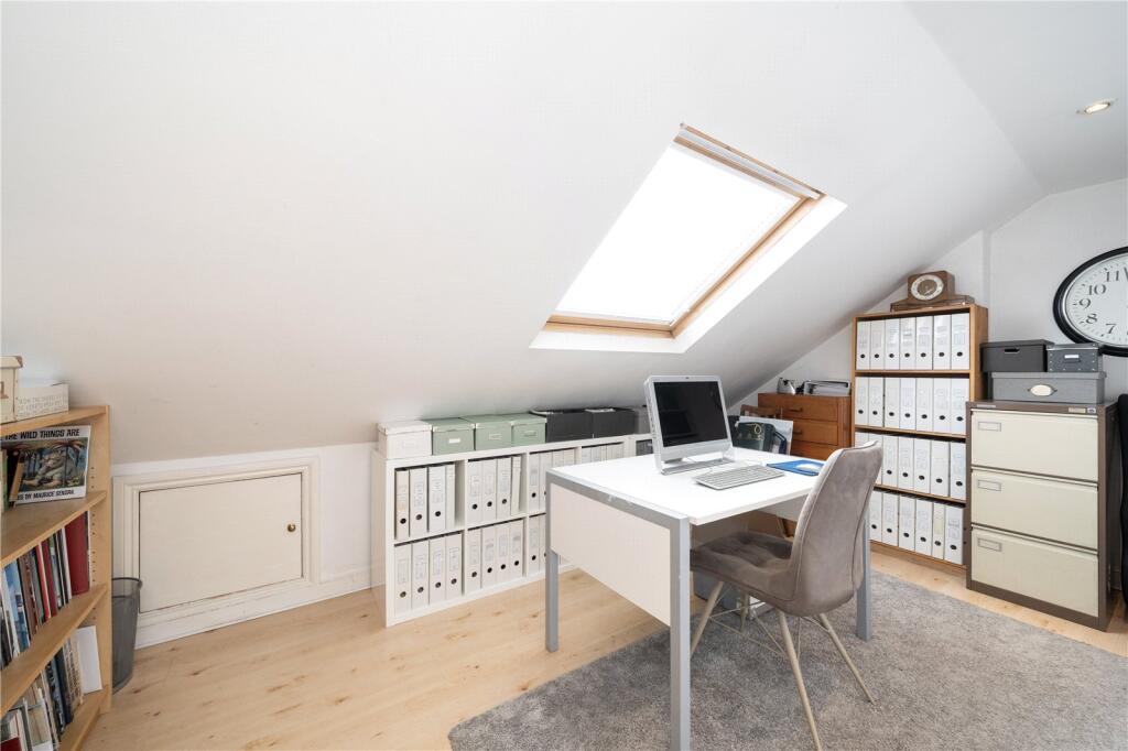 Bedroom/Study