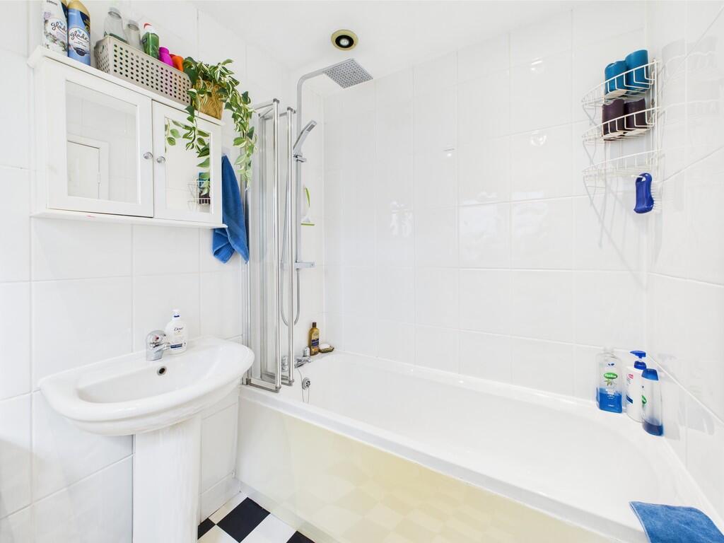 CAM04578G0-PR0011...